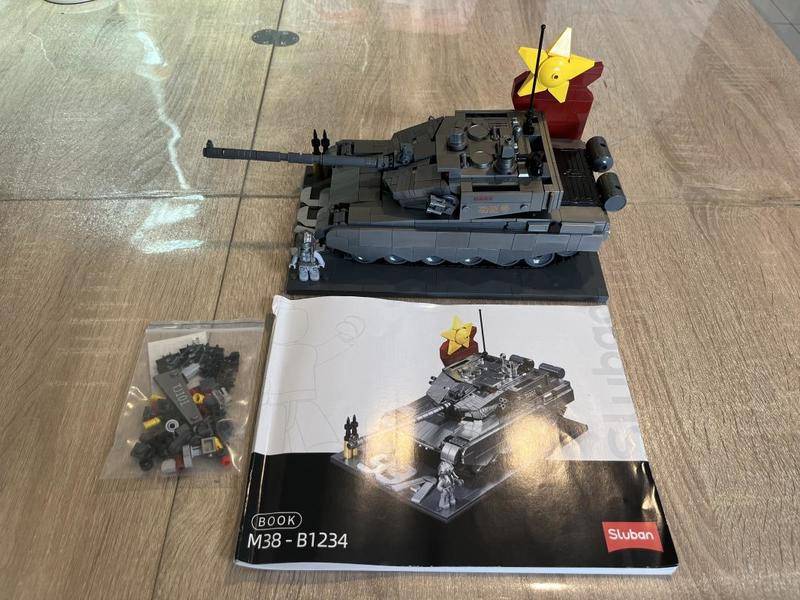 模玩地带：ZTZ-99AS 主战坦克金属涂装1:35（小鲁班Sluban M38