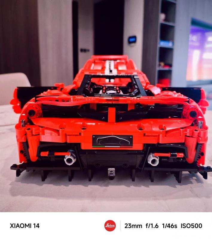 法拉利488 1:8（Master：Ferrari 488）（咔搭CaDA/双鹰DoubleE C61042